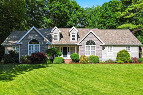 9 Danforth Dr, Bedford, NH, 03110-5851 | Card Image
