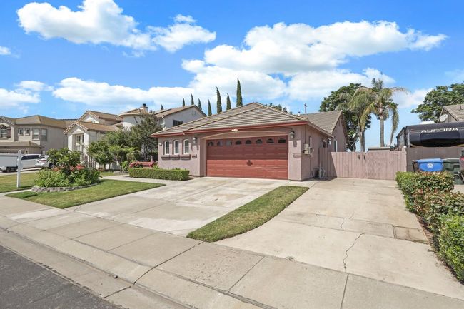 573 Fribourg Ln, House other with 3 bedrooms, 2 bathrooms and null parking in Manteca CA | Image 4