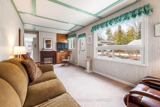 12 Guelph St, House other with 3 bedrooms, 1 bathrooms and 4 parking in Sauble Beach ON | Image 9