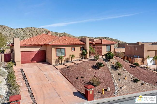 Front of Home | Image 4