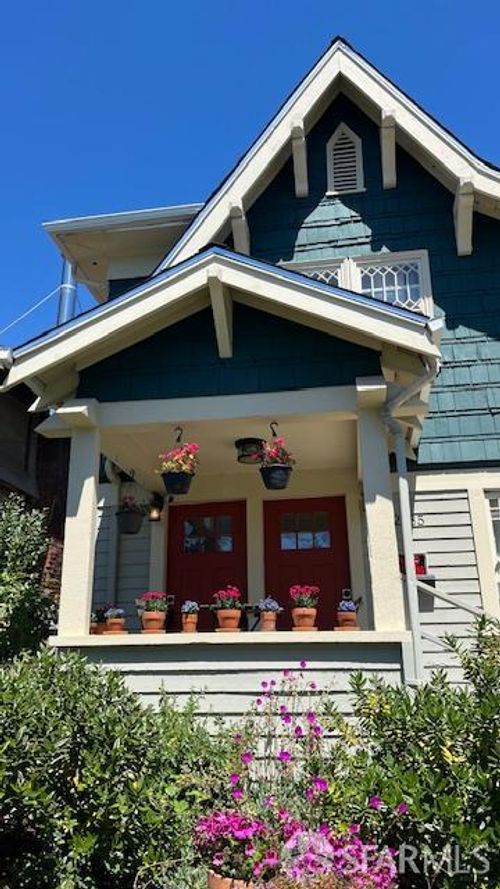 2535 Chilton Way, Berkeley, CA, 94704-2807 | Card Image