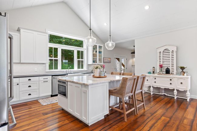 Eat-in-kitchen | Image 24