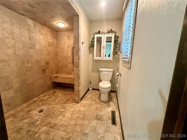 21950 County Road 3510, House other with 3 bedrooms, 2 bathrooms and null parking in Fitzhugh OK | Image 15