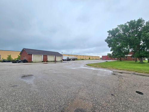 423 Zeh Street W, Thief River Falls, MN, 56701 | Card Image