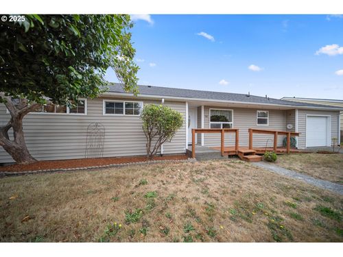 918 Noble Ave, Coos Bay, OR, 97420-3129 | Card Image