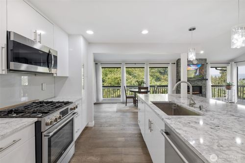 6 168th Ave Ne, Bellevue, WA, 98008-4538 | Card Image