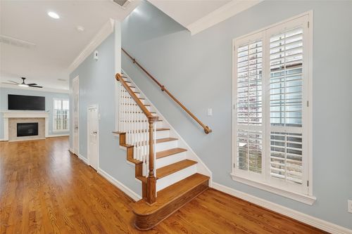 5835 Val Verde St, Houston, TX, 77057-5612 | Card Image