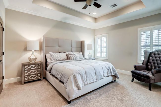 Upstairs bedroom. | Image 38