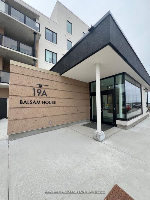 304-19 A West Street N, Kawartha Lakes, ON, K0M1N0 | Card Image