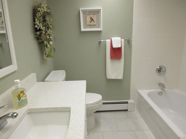 Hall Bath with Shower | Image 32