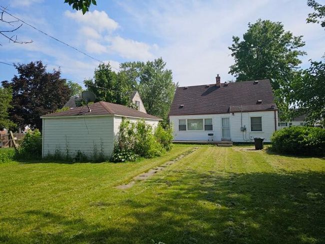 Large Backyard | Image 6