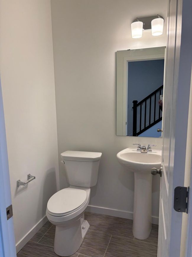 Powder Bath | Image 12