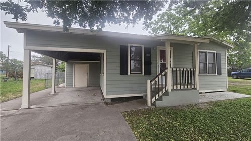 1012 Memorial Pkwy, Portland, TX, 78374-1910 | Card Image