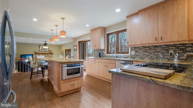 35 Declaration Dr, House other with 4 bedrooms, 3 bathrooms and null parking in NEWTOWN PA | Image 14
