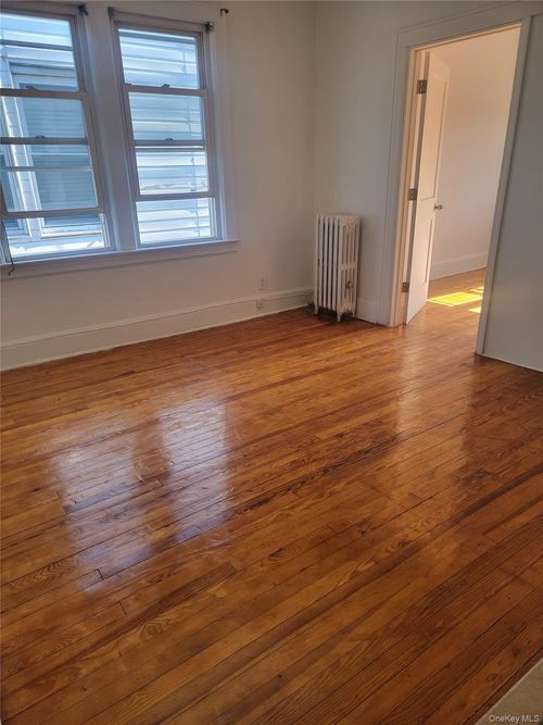 8913 Avenue M, Brooklyn, NY, 11236-4923 | Card Image