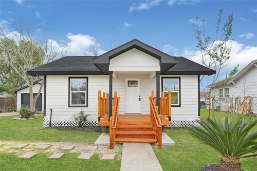 1912 Maryland St, Baytown, TX, 77520-6128 | Card Image