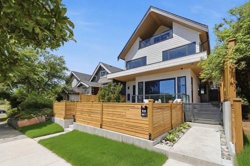 1-625 E 24th Ave, Vancouver, BC, V5V2A3 | Card Image