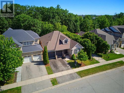 2269 Wuthering Heights Way, Oakville, ON, L6M0A6 | Card Image