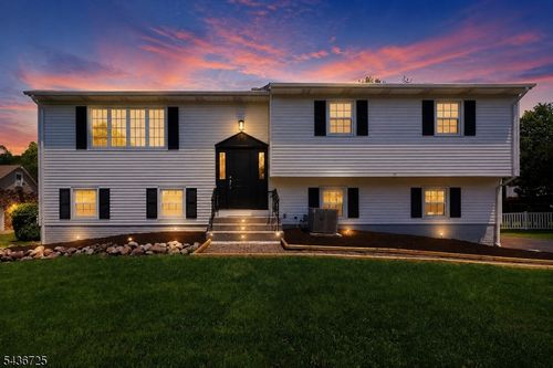 10 Red Oak Way, Bridgewater, NJ, 08807-2621 | Card Image
