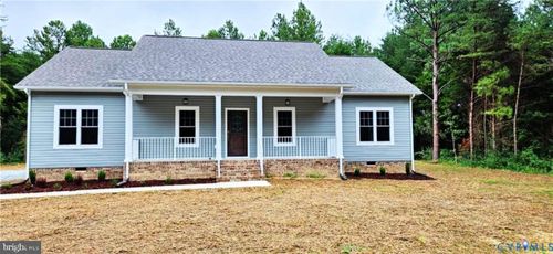 630 Lake View Ter, Warsaw, VA, 22572-3154 | Card Image