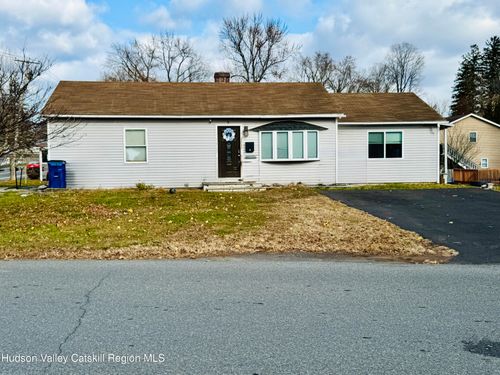 2 Spaulding Ln, Saugerties, NY, 12477-2311 | Card Image