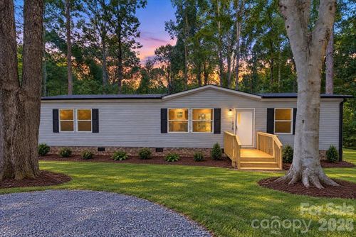 1020 Freedom Dr, Statesville, NC, 28625-6490 | Card Image