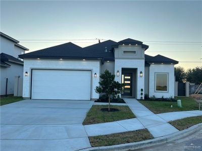 1017 N Buxton Avenue, House other with 3 bedrooms, 2 bathrooms and 2 parking in Edinburg TX | Image 1