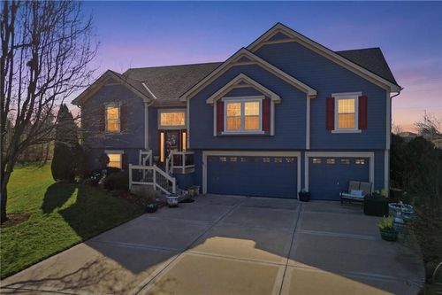 200 E 20th Ter, Kearney, MO, 64060-7602 | Card Image