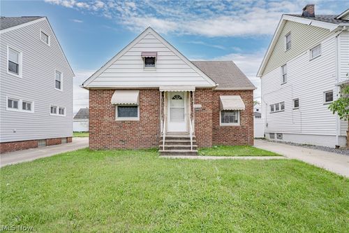 10800 Vernon Ave, Garfield Heights, OH, 44125-2720 | Card Image