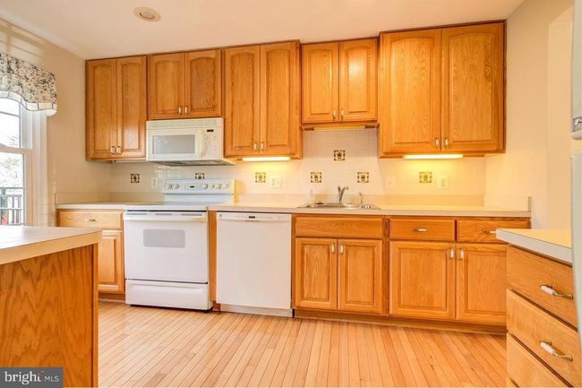 11720 Putting Green Ct, Townhouse with 3 bedrooms, 4 bathrooms and null parking in RESTON VA | Image 6