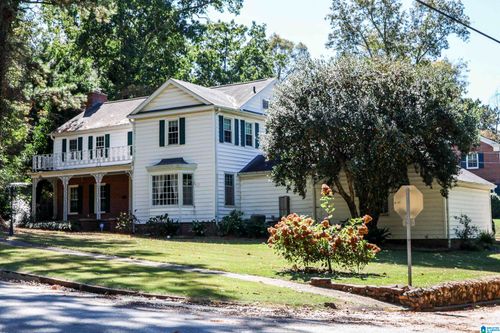 8 Sunset Dr, Anniston, AL, 36207-7608 | Card Image