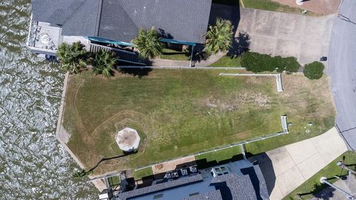 135 Isles End Rd, Tiki Island, TX, 77554-6103 | Card Image