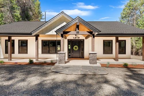 468 Diamond Dr, Newport, WA, 99156-8359 | Card Image