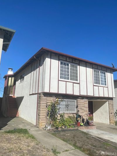 70 Woodside Avenue, House other with 3 bedrooms, 2 bathrooms and 2 parking in Daly City CA | Image 2