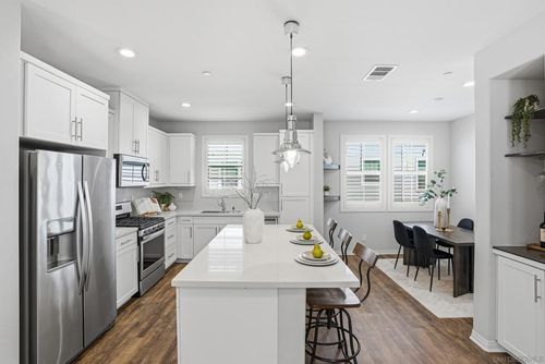 510 Finch Ln, Imperial Beach, CA, 91932-2158 | Card Image