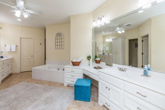7940 Laurelwood St, House other with 5 bedrooms, 4 bathrooms and null parking in Beaumont TX | Image 20