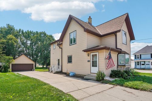 11616389 Main St, Germantown, WI, 53022-2543 | Card Image