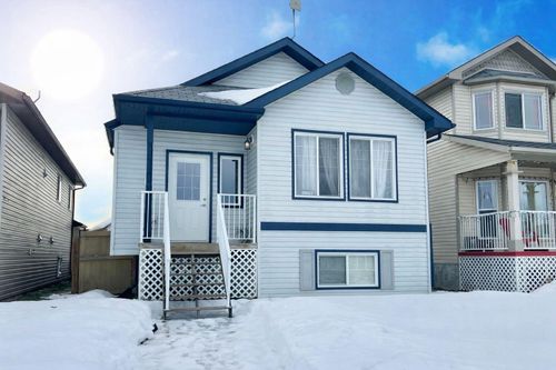 8867 75 Ave, Grande Prairie, AB, T8X0H8 | Card Image