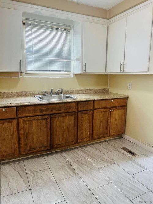 18631 Margareta St, Detroit, MI, 48219-2930 | Card Image