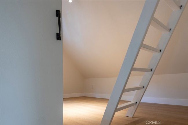 Upstairs Bedroom | Image 9
