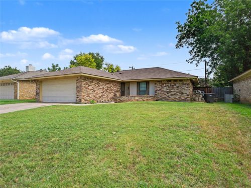 7325 S Meadow Dr E, Fort Worth, TX, 76133-7733 | Card Image