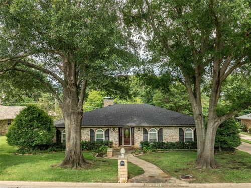 804 Holland Dr, Denison, TX, 75020-4050 | Card Image