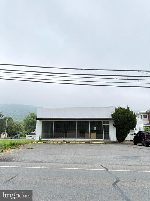 866 State St, MILLERSBURG, PA, 17061-8454 | Card Image