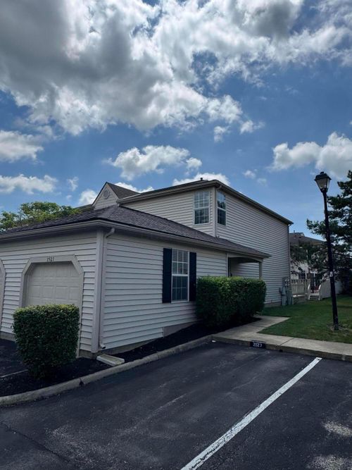 40d-2527 Maxim Ln, Columbus, OH, 43235-5531 | Card Image