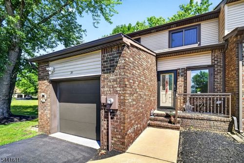 31 Chelsea Cir, Flemington, NJ, 08822-1829 | Card Image