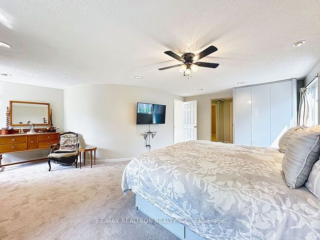 17 Colvin Cres, House other with 5 bedrooms, 4 bathrooms and 3 parking in Thornhill ON | Image 37
