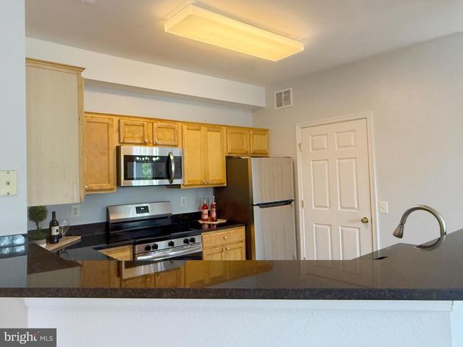 UNIT-9317 - 1530 Spring Gate Dr, Condo with 3 bedrooms, 2 bathrooms and null parking in MCLEAN VA | Image 7