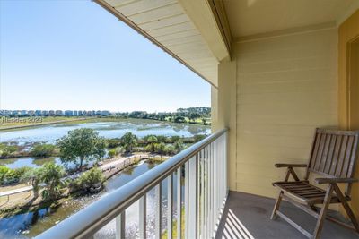 2402 - 663 William Hilton Parkway, Condo with 2 bedrooms, 2 bathrooms and null parking in Hilton Head Island SC | Image 1