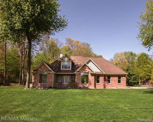 27178 John Dr, New Boston, MI, 48164-9048 | Card Image