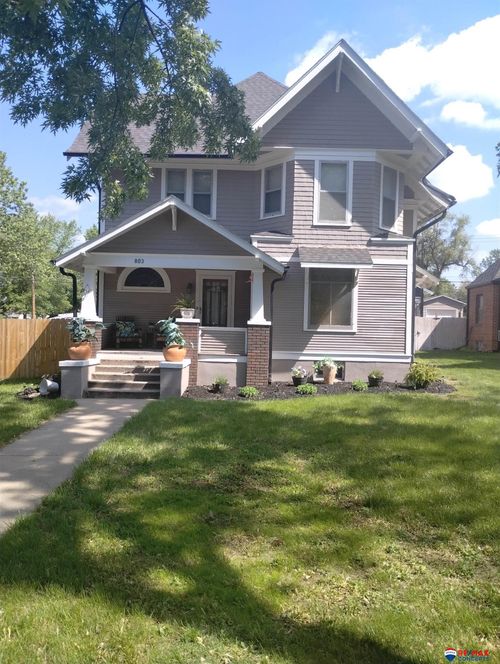 803 6th St, Fairbury, NE, 68352-2410 | Card Image